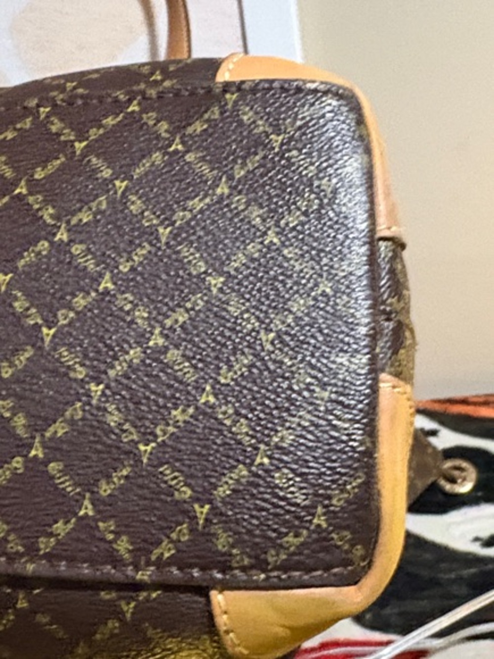#LA TOUR EIFFEL 1887  see👇bag only $125firm - Picture 8 of 12